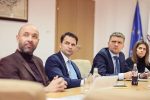 În prima etapă a turneului programat în zona Transilvaniei, ministrul Sebastian Burduja a vizitat mai multe organizații și instituții din Cluj-Napoca. 