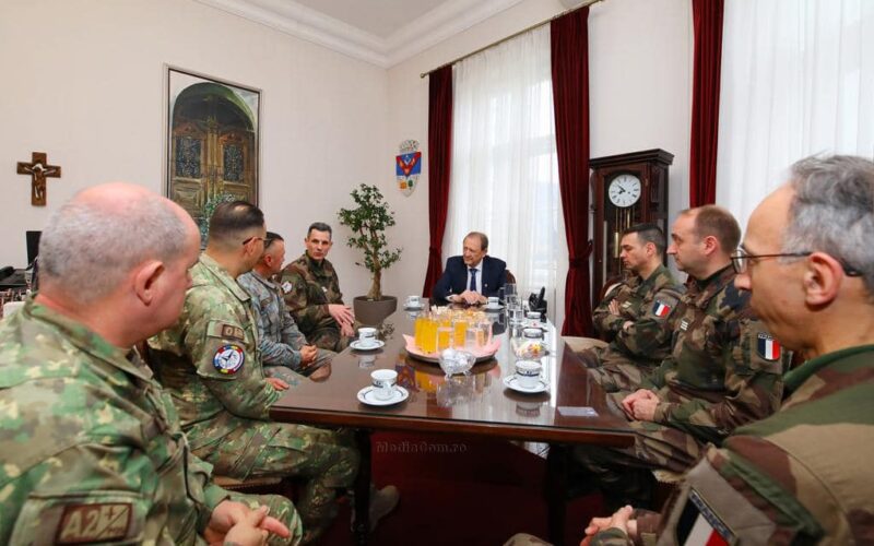 Am primit vizita delegației franceze din partea grupului de luptă NATO de la Cincu. Am avut plăcerea de a purta discuții cu delegația franceză condusă de col. Alexandre Feligonde, Commanding Officer of the BattleGroup însoțit de lt. col. Vincent Coulongeat, Deputy Commmander și cpt. Levitre Jean-Olivier.