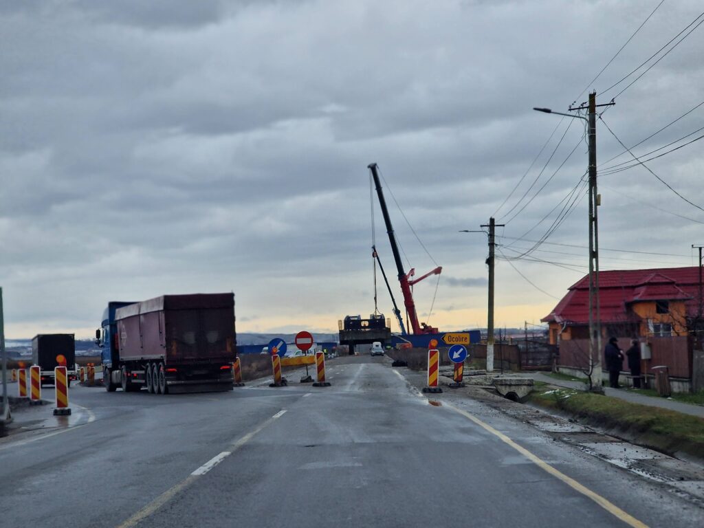 Strabag a început lucrările pentru finalizarea lotului Chețani – Câmpia Turzii de pe Autostrada Transilvania (A4), tronsonul de 16 km cunoscut ca „lotul Straco” fiind la 40% execuție la rezilierea contractului,