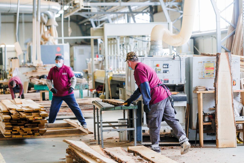 Carel Woodworks a încheiat anul trecut cu afaceri de 4 milioane de euro, prin implicarea în proiecte complexe și de design, care au contribuit la amenajarea unor spații din mai multe clădiri din Europa.