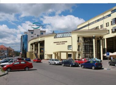 Universitatea Babeș-Bolyai din Cluj-Napoca - UBB și Universitatea Lucian Blaga din Sibiu - ULBS (foto) au semnat un parteneriat academic strategic care va cuprinde acțiuni comune concrete în zona educațională, de cercetare-dezvoltare-inovare și în relația cu societatea.