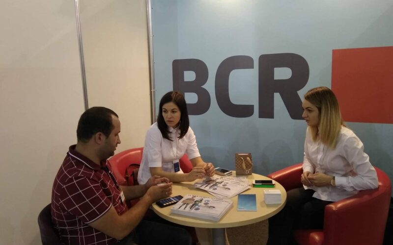 Banca Comercială Română și Banca Comercială Victoriabank, una dintre cele mai mari bănci din Republica Moldova, au agreat un acord de vânzare integrală a acțiunilor deținute de către banca din România la filiala BCR Chișinău.