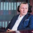 „Digital Up – Dezvoltare Antreprenorială pentru IMM-uri” la Cluj: afacerile trebuie să se adapteze progreselor tehnologice pentru a rezista într-un viitor dominat de incertitudini A cincea ediție din cadrului proiectului „Digital Up – Dezvoltare Antreprenorială pentru IMM-uri”, parte a unei serii ce o vom extinde la nivel național, în marea majoritate a județelor din România, va avea loc joi, 30 martie, începând cu ora 10:00, la Radisson Blu Hotel din Cluj-Napoca. „Venim la Cluj Napoca, un oraș intens dominat de tehnologie, care a creat aproape un ecosistem de performanță digitală, cu speranța unor dezbateri interesante. Din experiența dezbaterilor anterioare ale proiectului Digital Up am înțeles că uneori antreprenorii consideră că procesul transformării digitale este, într-un anumit sens, intimidant. De aceea, dezbaterile noastre au avut atât o deschidere intelectuală, de inițiere în procesul transformării digitale, cât și o abordare practică, în care experiența invitaților a descris punctual etapele, provocările și beneficiile digitalizării”, a spus Cristina Chiriac, președinta CONAF. Proiectul „Digital Up” a acționat ca o bază, un suport care a generat idei interesante, a conectat antreprenorii și liderii industriei digitale din România și a oferit o platformă pentru analiza scenariilor de adaptare a afacerilor astfel încât acestea să profite de beneficiile inovației digitale. „Împreună cu partenerii noștri și cu invitații la dezbateri punem accentul pe importanța facilitării accesului antreprenorilor la expertiză și la o serie de infrastructuri digitale, tehnologii, și inteligență artificială. Afacerile, fie ele mari, sau mici, trebuie să se adapteze progreselor rapide ale tehnologiei pentru a supraviețui într-un viitor dominat de incertitudini, pentru a rezista în piață și pentru a rămâne relevante pentru parteneri și clienți”, a observat Cristina Chiriac. Proiectul „Digital Up. Dezvoltare Antreprenorială pentru IMM-uri” este inițiat de Confederația Națională pentru Antreprenoriat Feminin (CONAF)* împreună cu Patronatul Femeilor Antreprenor (PFA), în parteneriat cu Visa, NOD și Wingate Project, susținut de Vodafone Business și moderat de către jurnalistul Alessandra Stoicescu. Evenimentul va fi deschis de doamna Cristina Chiriac, Președintă CONAF, iar în calitate de keynote speaker ne va fi alături domnul Mircea Abrudean, Șef al Cancelariei Prim-ministrului României. Este așteptat să ni se alăture și domnul Marcel Boloș, Ministrul Investițiilor și Proiectelor Europene. Speakerii evenimentului vor fi: domnul Marius Poșa, Subsecretar de stat în cadrul Ministerului Cercetării, Inovării și Digitalizării, domnul Cătălin Manolache, National Sales Director MLE, Vodafone Business, doamna Elena Ungureanu, Country Manager, Visa România, domnul Dragoș Damian, CEO, Terapia Cluj, doamna Bianca Malaiu, Director, Sucursala Matei Corvin, UniCredit Bank, domnul Călin Seprodi, EU Funds Manager, NOD, domnul Alexandru Băloi, Global Partner Solutions Director, Microsoft Romania, doamna Bianca Muntean, Cluster Manager Transilvania IT și Consul Onorific al Republicii Estonia, domnul Alexandru Agatinei, CEO, How to Web, domnul Cătălin Niță, Director Executiv, Federația Patronală Petrol și Gaze (FPPG), doamna Nicoleta Munteanu, Fondatoare Kids in Business, Vicepreședintă CONAF, domnul Ștefan Rusu, Expert Tehnic Inovare și Antreprenoriat - Platforma INNO și Atragerea Investițiilor, ADR Nord-Vest, doamna Claudia Stanciu, General Manager, Algoritm. Participarea este gratuită, în limita locurilor disponibile. Înscrierile se transmit la rsvp@conaf.ro. Parteneri media: Radio România Actualități, AGERPRES, Alo, Iași, Antena 3 Constanța, Antena 3 Vâlcea, Autobild, BiziLive, Capital.ro, Curs de Guvernare, Chindia Media, City Press Constanța, Club Antreprenor, E-Femeia, EM360, Evenimentul Regional al Moldovei, Focus Energetic, Gold FM, Iași TV Life, Infofinanciar, Iubim Brașovul, La pas prin Brașov, Litoral TV, Mașini și Utilaje, Obiectiv Vocea Brăilei, Profit TV, Radio Hit Iași, Revista Biz, Revista Cariere, Săptămâna Financiară, TeLeM Iași, Transilvania 365, Ultima Oră, ViaCluj TV, Vocea Vâlcii, Wall-street-ro, Psychologies, Energynomics, Transilvania Business, Financial Intelligence, Radio România Brașov, Radio România Iași, Radio România Constanța, Bucowina Plus, Trafic Media, Spot Media, Business Review, Fonduri Structurale, Kids in Business, Govnet. *Confederaţia Naţională pentru Antreprenoriat Feminin (CONAF) este cea mai puternică confederație din România ce reunește interesele antreprenorilor în spiritul european al egalității de gen și egalității de șanse. CONAF reprezintă cea mai mare entitate de acest gen din România, o organizație care promovează și susține antreprenoriatul românesc, lucru fără precedent, care deschide orizonturi de colaborare și cooperare atât pe plan intern cât și internațional. CONAF a luat ființă ca urmare a necesității de a crea o cultură antreprenorială modernă, sustenabilă și echitabilă, nu numai pentru antreprenoriatul feminin, ci și pentru întregul mediu de business. CONAF are în componența sa 2 federații, 10 patronate, 5 asociații, 24 sucursale și peste 3.200 de companii. CONAF organizează evenimente importante pentru societatea românească, centrate pe educație continuă, conștientizare și găsire de soluții pentru probleme și domenii de larg interes public. Dezvoltăm și finalizăm proiecte naționale cu un impact puternic, atât pentru societate, cât și pentru strategiile de dezvoltare ale autorităților centrale și locale. Printre proiectele noastre, amintim „Pactul pentru Muncă”, în parteneriat cu FPPG, „Pactul pentru Educație Antreprenorială”, seria de dialoguri deschise, „Turismul Românesc: Între impas și oportunitate”, proiectul național și seria de dezbateri „Pactul pentru Tineri”, ce au generat pe lângă ecourile în spațiul public, decizii legislative și schimbări pozitive de mentalități. Sute de speakeri și mii de antreprenori au dezbătut în cele mai importante orașe românești, cele mai stringente probleme, au încercat să găsească soluțiile optime și cele mai bune strategii de viitor.