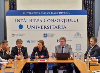 Consorțiul Universitaria se reunește la Cluj, rectorul Universității Babeș-Bolyai, Daniel David, urmând să preia președinția rotativă a asocierii pentru următorul an, deținută acum de rectorul Universității din București, Marian Preda.