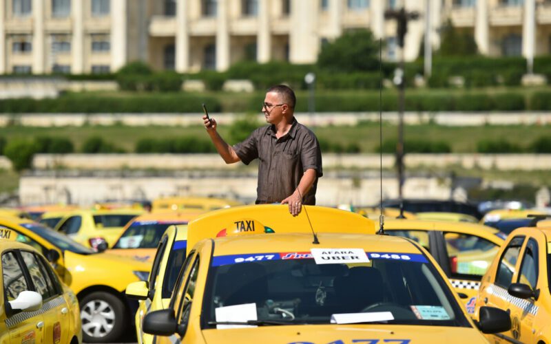 Cea mai mare aplicație de e-hailing din România (platformă online pentru servicii de transport) dezvoltată de o companie locală, Star Taxi, a semnat parteneriate cu 50 de companii pentru serviciul business corporate, având o țintă de 100 de parteneri până la finele anului.