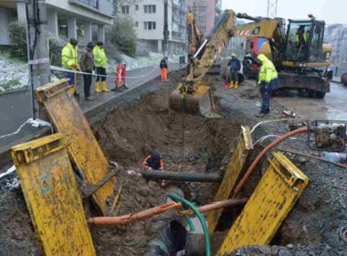 Compania de Apă Someș (CAS) a demarat execuția lucrărilor de reabilitare și modernizare, pe fonduri europene, a 100 de străzi și tronsoane de străzi din Cluj-Napoca, prima stradă vizată de lucrări fiind Dragalina.