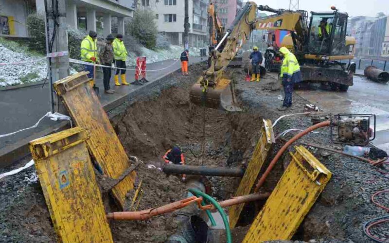 Compania de Apă Someș (CAS) a demarat execuția lucrărilor de reabilitare și modernizare, pe fonduri europene, a 100 de străzi și tronsoane de străzi din Cluj-Napoca, prima stradă vizată de lucrări fiind Dragalina.