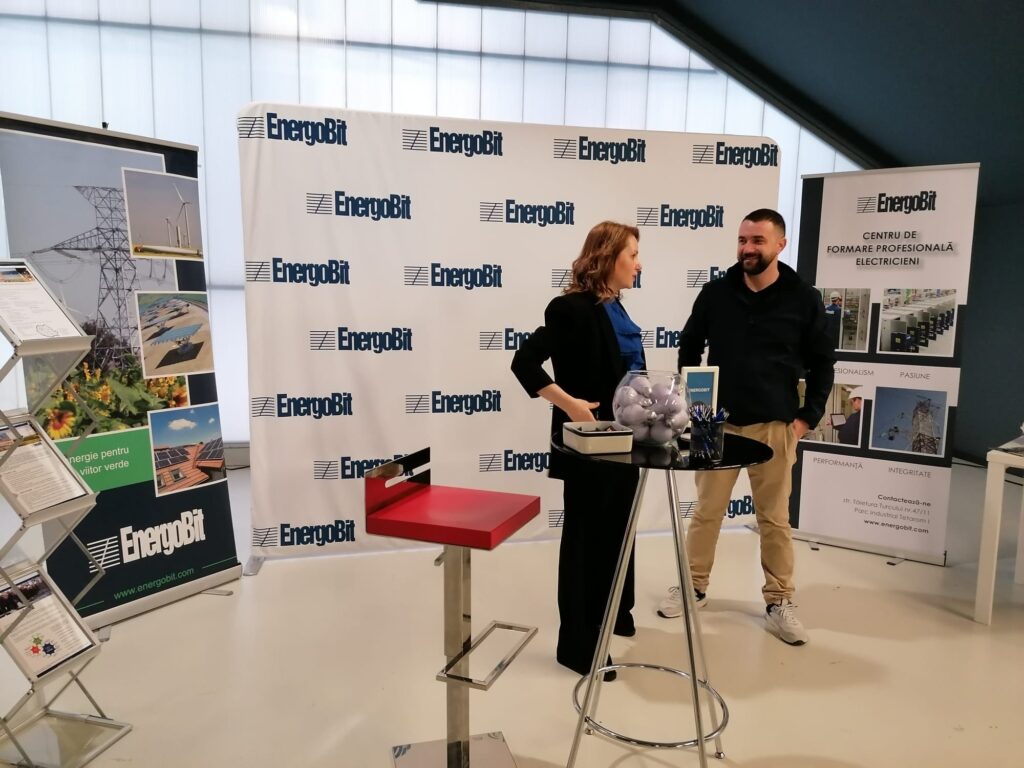 EnergoBit a participat la Târgul Locurilor de Muncă și Orientare în Carieră (TLMOC) de la Cluj-Napoca în dubla sa calitate.