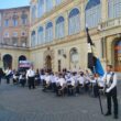 Delegația României a oferit 220 de sticle de spumant pentru garda Sfântului Scaun, conform Antena 3. 23 de tineri din diferite cantoane elvețiene au depus jurământul solemn în fața reprezentantului Sfântului Părinte, Papa Francisc.