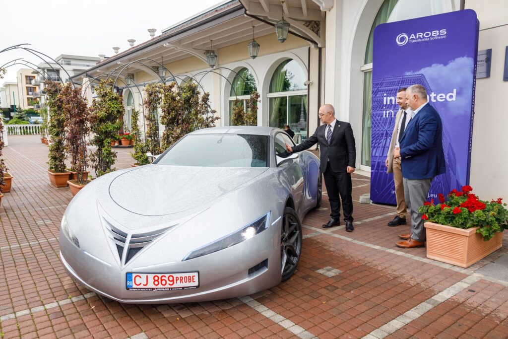 La evenimentul dedicat împlinirii a 25 ani de existență a AROBS Transilvania Software, de la Hotelul Grand Hotel, Emil Boc a subliniat avantajele competitive ale Clujului, în special capacitatea oamenilor de aici.