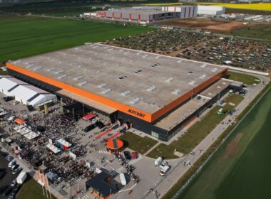 Autonet Import Satu Mare (AISM) a marcat atât inaugurarea noului centru logistic de lângă Turda, cât și o expoziție cu un număr record de participanți.