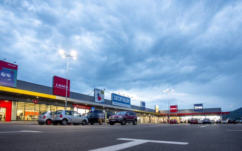 Mitiska REIM a lansat procedurile pentru vânzarea tuturor proprietăților sale din România, o tranzacție de 250 de milioane de euro, care include și B1 Retail Park, unde funcționează NewYorker, KFC sau H&M