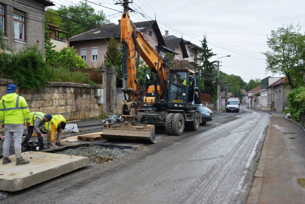 Compania de Apă Someș (CAS) a anunțat finalizarea, în 16 mai, a lucrărilor de înlocuire a rețelei de apă pe str. Dragalina, realizare de Dimex 2000 Company.