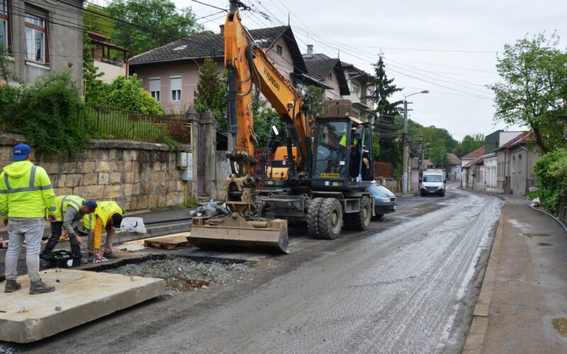 Compania de Apă Someș (CAS) a anunțat finalizarea, în 16 mai, a lucrărilor de înlocuire a rețelei de apă pe str. Dragalina, realizare de Dimex 2000 Company.