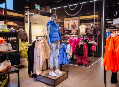 La Iulius Mall Cluj găsești cele mai relevante branduri, care să răspundă tuturor stilurilor: magazinul 4F aduce în Cluj-Napoca o nouă perspectivă fashion persoanelor pasionate de sport sau celor care adoptă stilul casual-sport.