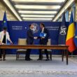 Adrian Petrușel, prorector al Universității Babeș-Bolyai din Cluj-Napoca (UBB) pentru cercetare științifică, a semnat actele la sediul Guvernului în prezența premierului, a miniștrilor cercetării și educației.