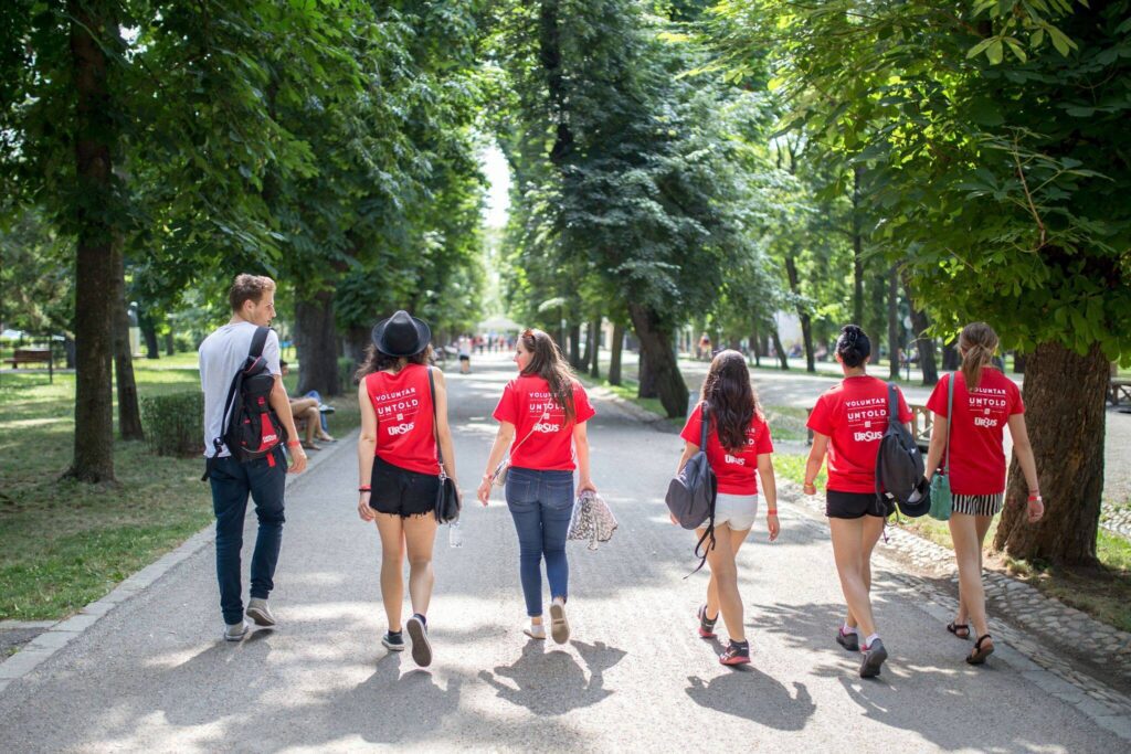 Au început înscrierile pentru voluntari la Festivalul Untold, iar peste 2.000 de tineri sunt așteptați să facă pate din acest contingent, între 3 și 6 august.