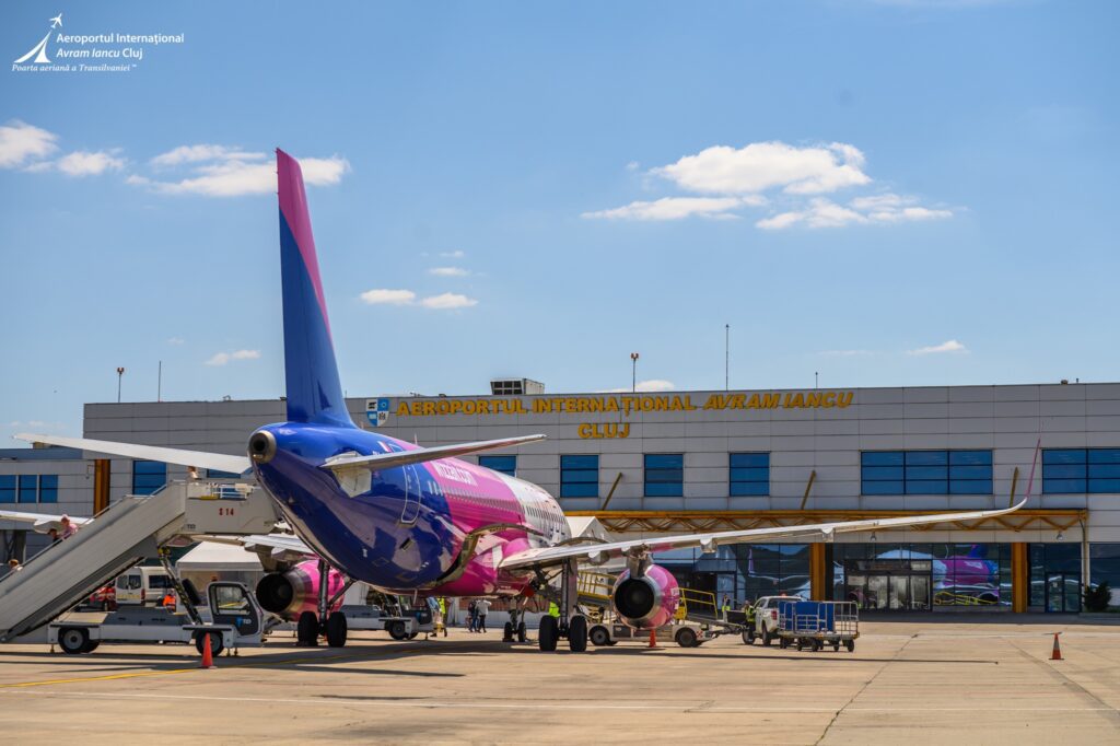 De la primul zbor internațional de la Cluj-Napoca, la Budapesta, în 2007, 16,9 milioane de pasageri au rezervat bilete cu Wizz Air către și dinspre Aeroportul Internațional Avram Iancu Cluj (AIAIC).