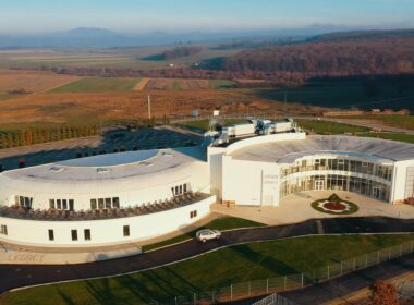 Orașul Beclean a fost remarcat la cea mai importantă competiție dedicată proiectelor din fonduri UE datorită celui mai nou proiect: Centrul Recreativ Legacy, finalist la componenta Campionii Noului Bauhaus European (NEB), categoria prioritizarea locurilor și a persoanelor care au cea mai mare nevoie.