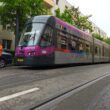 Bosch a dezvoltat un sistem anticoliziune pentru tramvaie la Cluj Un tramvai din România a fost dotat, în premieră, cu sistemul de avertizare la coliziune frontală care asistă vatmanii în situaţiile critice din trafic. Centrul de Inginerie Bosch din Cluj (CIBC) a echipat tramvaiul din flota Companiei de Transport Public (CTP) cu un sistem de avertizare la coliziune frontală dezvoltat de companie: Tram Forward Collision Warning (TFCW).