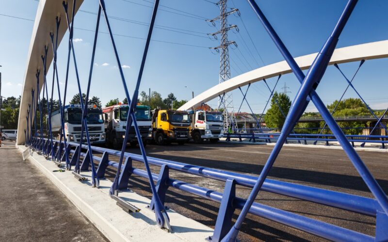 Noul pod a fost realizat de către asocierea Freyrom - Procons Group - Costin și Vlad Birou de proiectare - Integrated Road Solutions.
