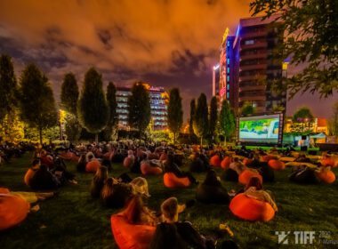 Festivalul Internațional de Film Transilvania (TIFF) revine, în acest weekend, pe toate ecranele din Cluj-Napoca și aduce și o nouă experiență pentru micii spectatori: cinematograful gonflabil Mini-Cini din Iulius Parc.