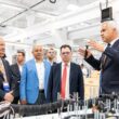 Fabrica LEONI a fost inaugurată pe 24 iunie 2023 în prezența reprezentanților Guvernului, Parlamentului, autorităților județene și locale.