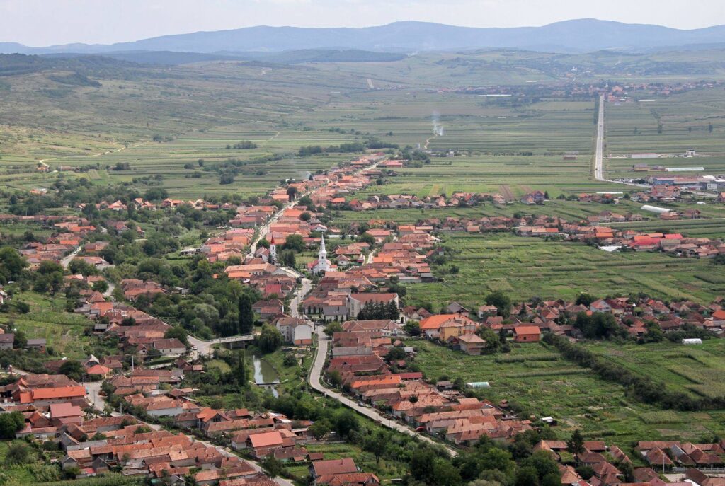 Printr-o investiţie de 3,5 milioane de euro, din fonduri europene, la Pericei se implementează un proiect ce prevede exploatarea apei geotermale, pentru care există licenţă încă de trei ani