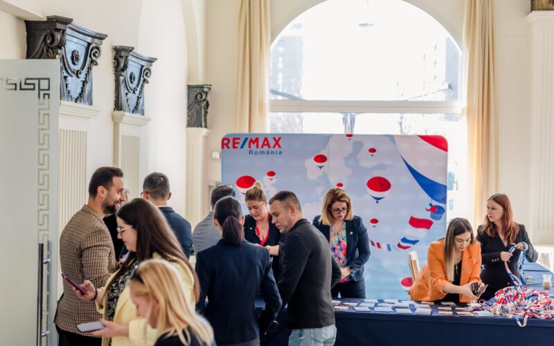 RE/MAX România ajunge la 70 birouri și 800 de membri la nivel național. Ca parte a strategiei de dezvoltare accelerată pe care mizează în ultima perioadă, RE/MAX și-a extins portofoliul, cu 15 noi birouri la nivel național.