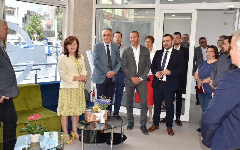 La Miercurea Ciuc, a avut loc deschiderea unui nou centru de relații cu utilizatorii al Distribuție Energie Electrica România (DEER).
