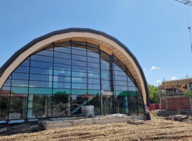 Skyline Engineering Cluj-Napoca a prezentat felul în care abordează lucrările contractate la viitorul bazinul didactic de înot din municipiul Câmpia Turzii, obiectiv care prinde contur pe str. Teilor.
