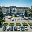 Hotelul Coroana de Aur rămâne la vânzare, după ce la ultima licitație nu a fost depusă nicio ofertă, a precizat Andrei Besoiu, de la CITR, lichidatorul bunurilor din dosarul de faliment al familiei Moldovan