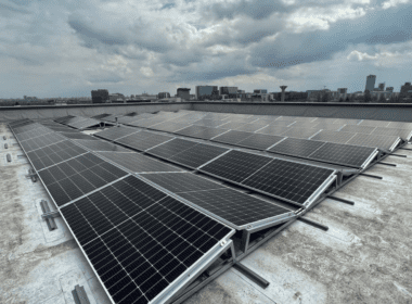 Kärcher România a investit 100.000 de euro în dotarea cu panouri fotovoltaice a sediului inaugurat anul trecut în cartierul Pipera din București.