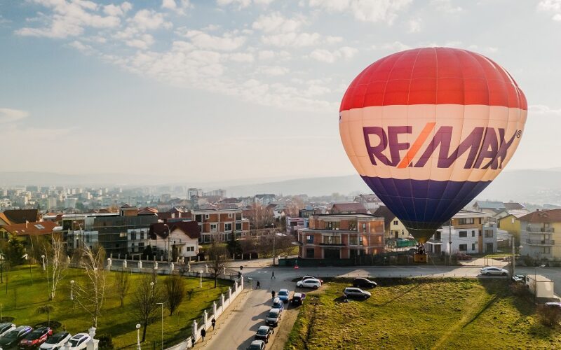 RE/MAX România, parte a liderului mondial în real-estate, implementează, din iulie, o politică de reprezentare exclusivă fie a cumpărătorului, fie a vânzătorului, în cadrul întregii rețele.