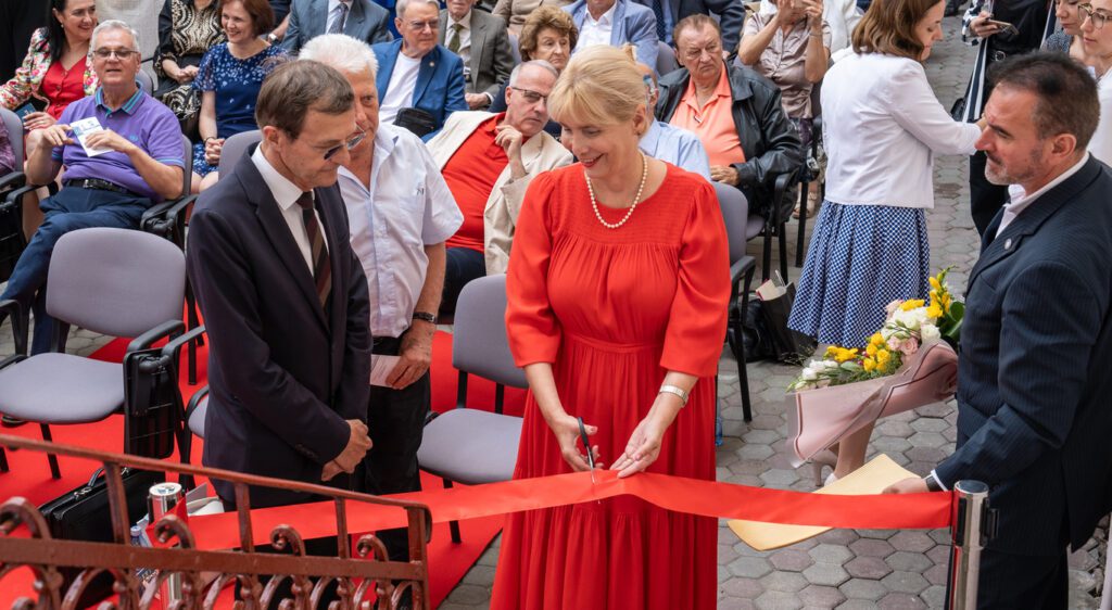 La ceremonia de inaugurare a Muzeului Școlii Medicale Clujene (MSMC) au participat membri ai comunității academice și locale, Ioan-Aurel Pop și Irinel Popescu, președinte respectiv membru corespondent al Academiei Române.