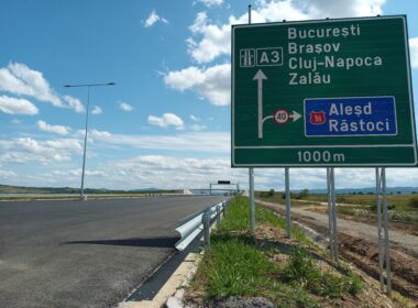 Unul dintre cele mai spectaculoase drumuri din România, DN 1H, încă foarte puțin cunoscut turismului larg, dintre localitățile Nușfalău și Aleșd, se va întretăia astfel cu Autostrada Transilvania (A3).