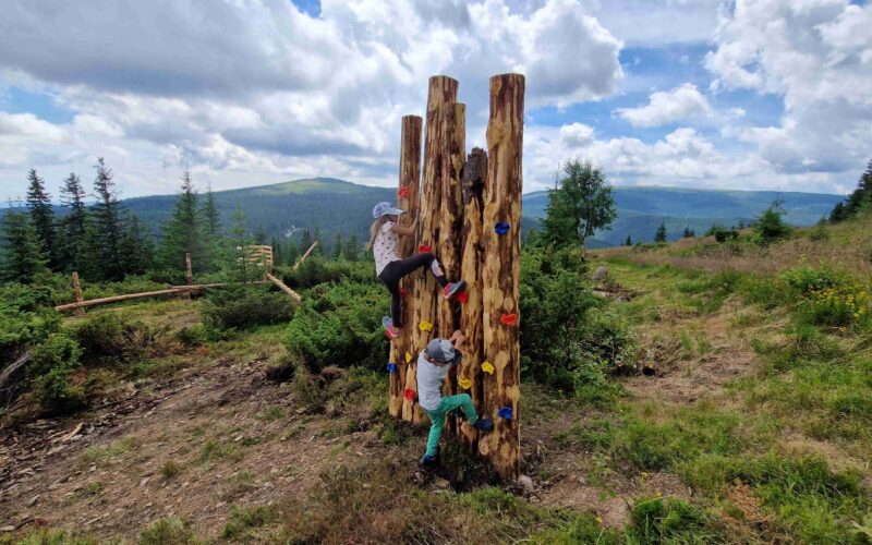 Muntele Basmelor, parc de amuzament special conceput pentru copii, la Buscat Resort, în județul Cluj, va fi inaugurat sâmbătă.