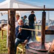 Asociația La Vultureni și Romanian Business Leaders Cluj vor organiza Festivalul Silvoiței, în care li se explică participanților procesul de obținere a preparatului tradițional din prune fierte peste 12 ore, fără adaos de zahăr.