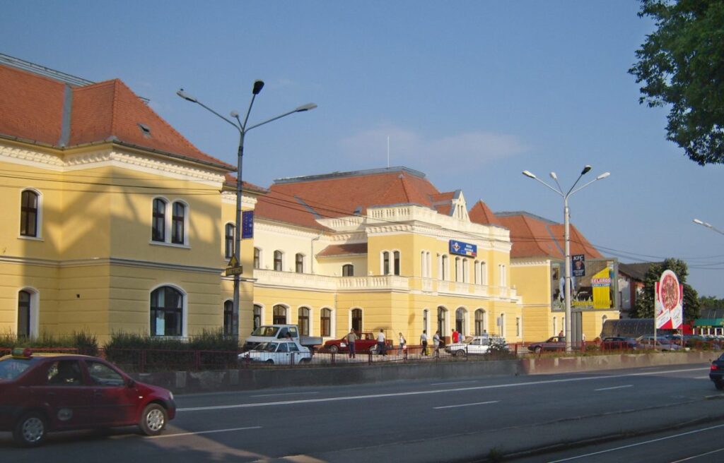 Între Cluj și Oradea nu vor mai fi trenuri directe cel puțin în 2024, fiindcă încep lucrările de modernizare și electrificare, proiect de 2 miliarde euro.