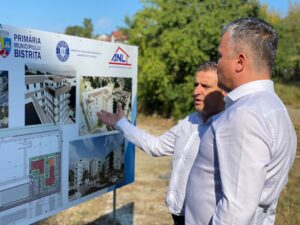 Ministrul Adrian-Ioan Veștea a fost prezent într-o vizită de lucru în municipiul Bistrița și a verificat stadiul lucrărilor la obiective de investiții finanțate de Ministerul Dezvoltării, Lucrărilor Publice și Administrației (MDLPA).
