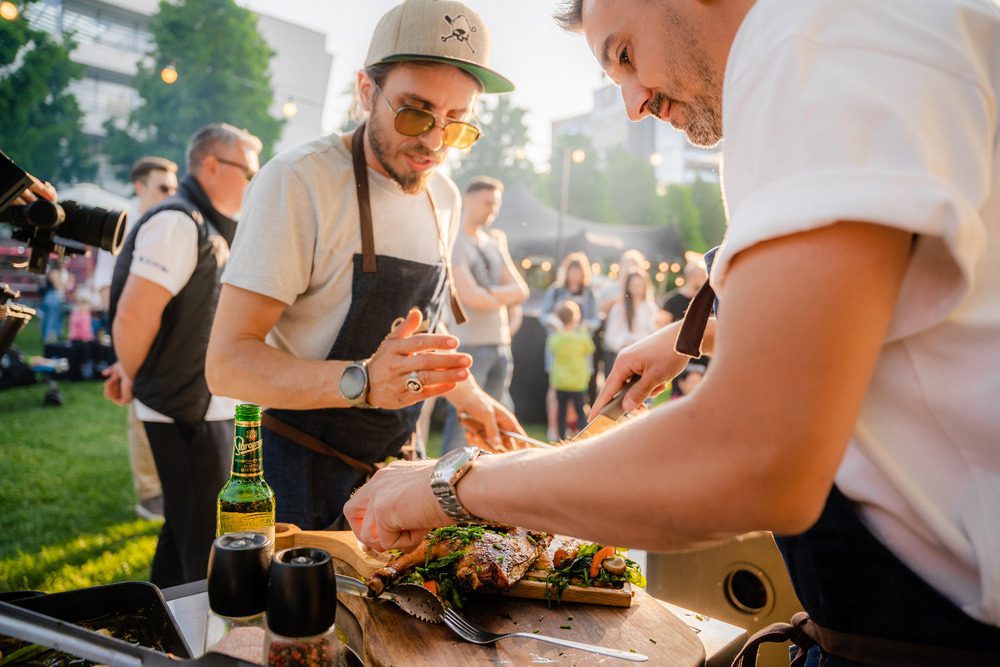 Street Food Festival (SFF) se întoarce acasă, la Cluj-Napoca, în Iulius Parc cu concerte C.T.C, The Mono Jacks, Belau, Vlad Flueraru.