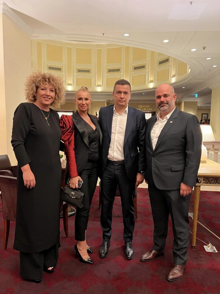 Alături de Alteța Sa Sheikh Hamdan bin Khalifa Al Nahyan sunt încântată să anunț deschiderea oficială a Romanian - UAE Business Council (UAE-ROBC).