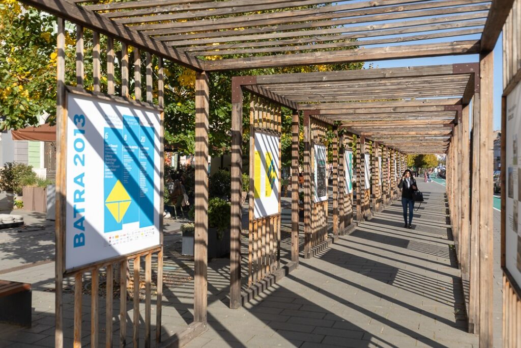 Gala Bienalelor și Anualelor de Arhitectură (GBAA), organizată de Ordinul Arhitecților din România - filiala Transilvania (OAR-T) și Primăria Cluj-Napoca, va avea loc în cadrul Bienalei de Arhitectură Transilvania (BATRA).