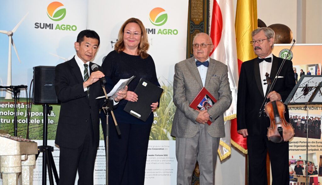 Într-o atmosferă de eleganță diplomatică, a luat cuvântul gazda vernisajului, Patricia Știrbu, președintele Summit Agro România, Bulgaria, Croația, Slovenia, Serbia și Republica Moldova.