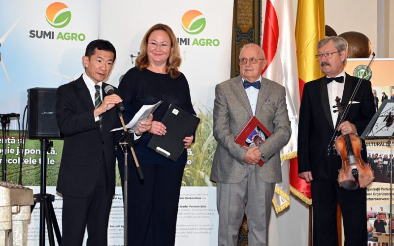 Într-o atmosferă de eleganță diplomatică, a luat cuvântul gazda vernisajului, Patricia Știrbu, președintele Summit Agro România, Bulgaria, Croația, Slovenia, Serbia și Republica Moldova.