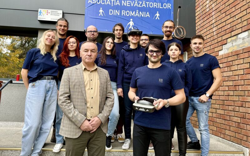Startup-ul clujean DotLumen, fondat de tânărul inginer Cornel Amariei, a creat ochelarii inteligenți care se adresează persoanelor cu deficiențe de vedere.  