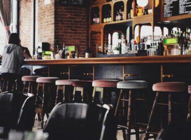 Aplicațiile Bookingham & UP! by UnitPay Systems se aliază pentru a le oferi restaurantelor o soluție complexă de meniu digital. 