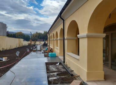 Municipalitatea din Gherla a prezentat imagini cu lucrările de reabilitare a Casei Laszloffy, care se ridică la peste 2 milioane de euro.