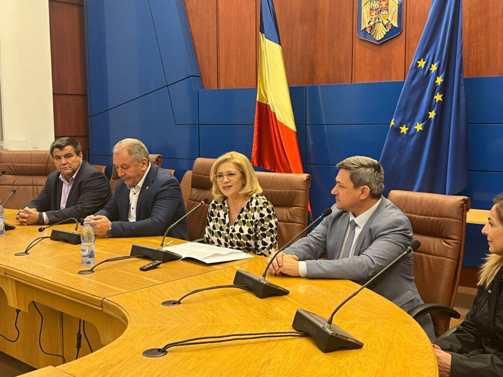 La Zalău, Corina Crețu s-a întâlnit cu prefectul județului, Toma Dari, subprefecții Adriana Sabou și Florin Florian, primarul Ionel Ciunt.