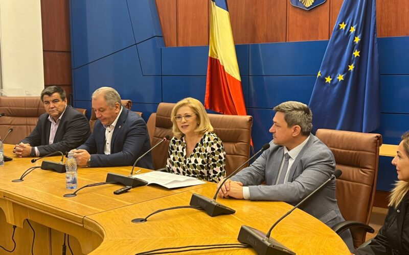 La Zalău, Corina Crețu s-a întâlnit cu prefectul județului, Toma Dari, subprefecții Adriana Sabou și Florin Florian, primarul Ionel Ciunt.